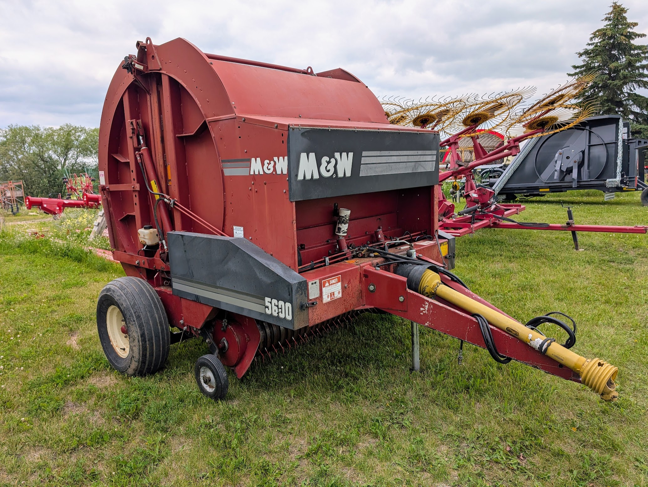 Farm King RR420 Single Rotary Rake